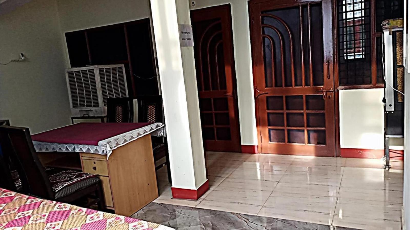 Homestay Comfort Villa Rāmpur Екстериор снимка